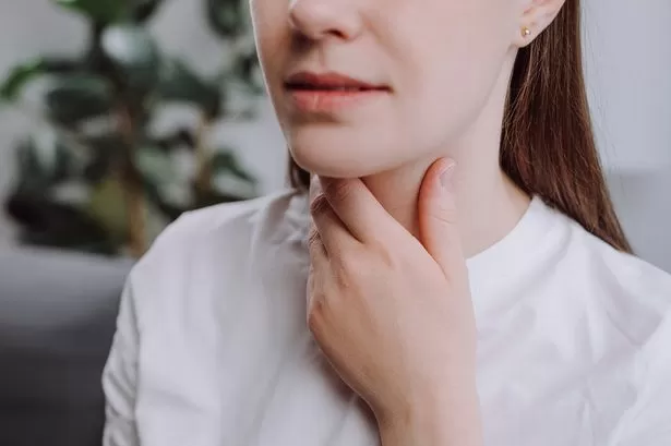 3 ingredients can soothe sore throat symptoms with easy 2-minute recipe