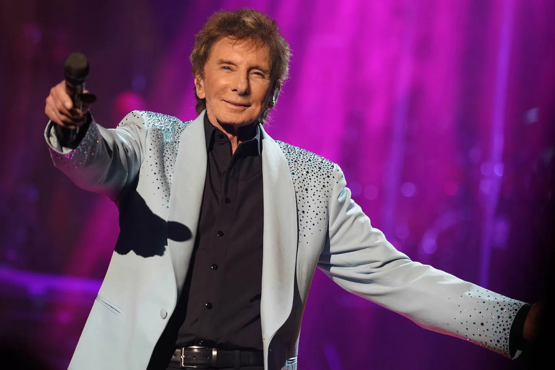 Barry Manilow Postpones More Shows After ‘Depressing’ Doctor’s Visit Following Cancer Surgery