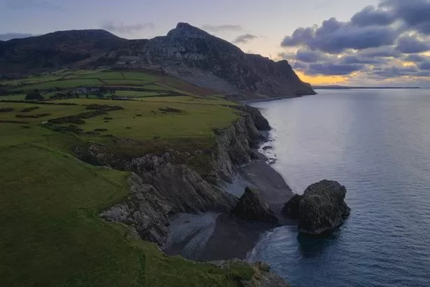 'Welsh speakers only' plan for new housing estate