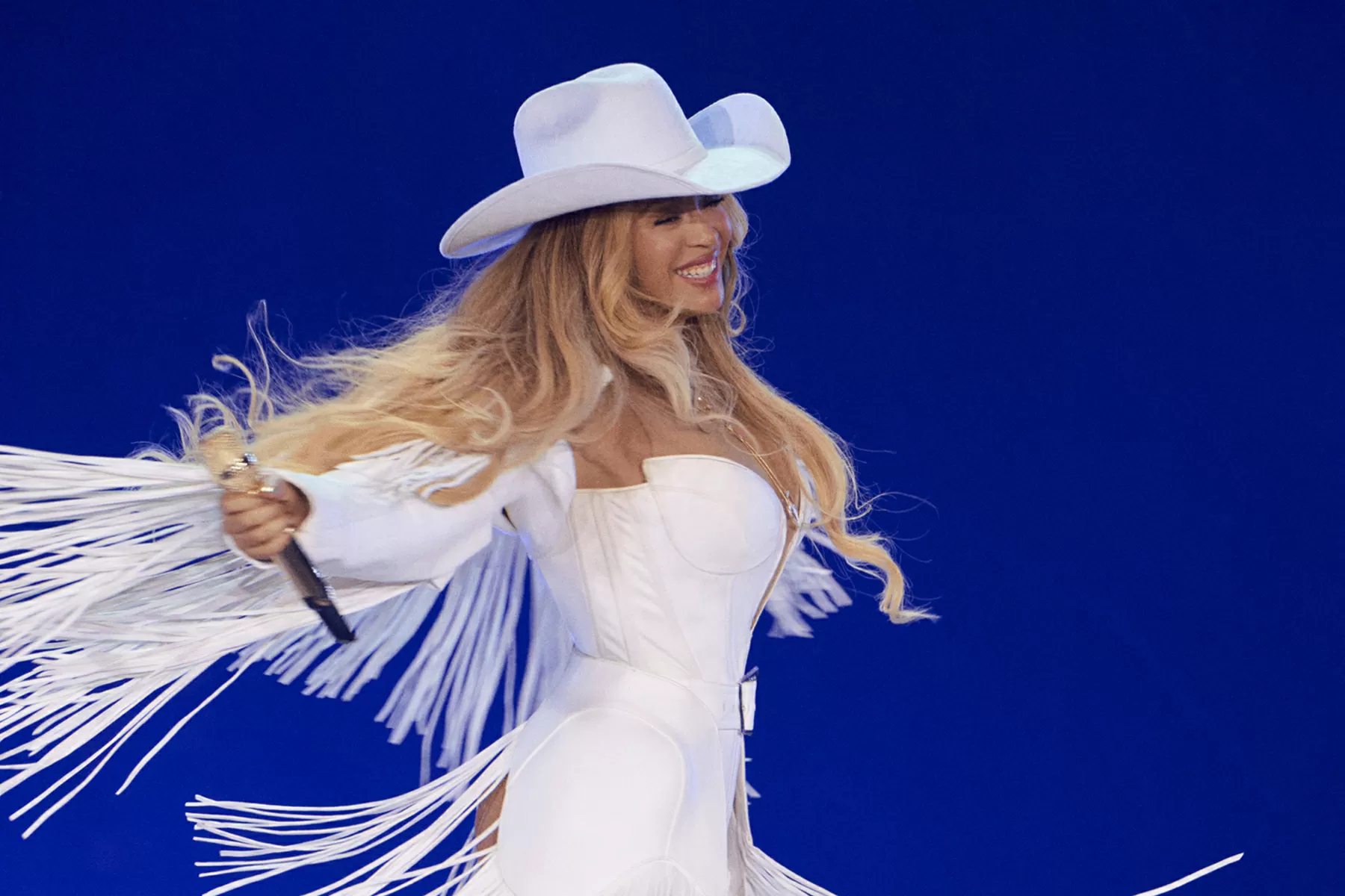 Beyoncé Shows Off New Blonde Bob Hairstyle While Celebrating Super Bowl LX