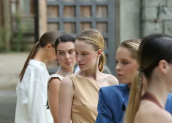 Fashion designer Tuğba Atasoy’s denim and crystal fusion