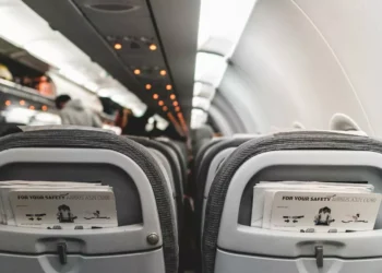 “The Evolution of Economía: From Barter to Global Economy”