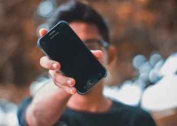 “The Inescapable Influence of Technology in Our Daily Lives”