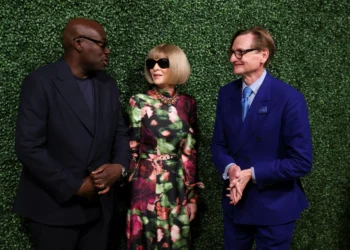 Fashionistas break up London Fashion Week for ‘In Vogue: The 90s’