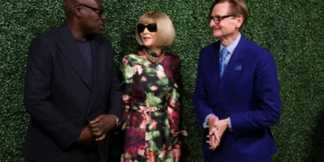 Fashionistas break up London Fashion Week for ‘In Vogue: The 90s’