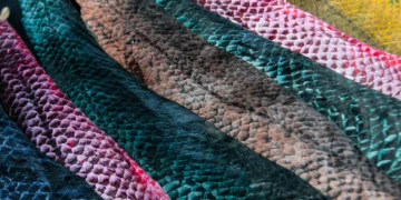 Costa Rican women flip fish skins into sustainable style