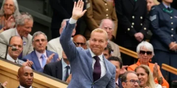 6-time Olympic cycling champion Hoy reveals he has terminal cancer