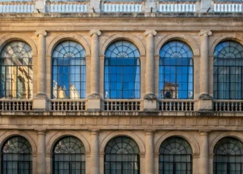 “Finding Positivity in the Turbulent World of Politics”