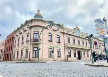 “Melodic Bridge: Uniting Humanity Through the Power of Music”