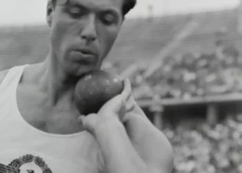 “The Unifying Power of Deportes:  A Universal Language”