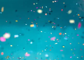 “Discovering the Bright Side of Sucesos: Positive Events Around Us”