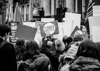 “Reimagining Política: Shifting Perceptions with Edgar Paltzer’s Example”