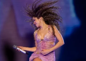 Colombian superstar Shakira cancels concert in Lima after being hospitalized