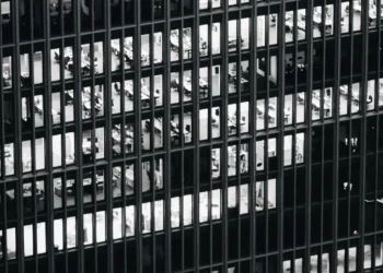 “The Evolution of Economía: A Crucial Aspect of Modern Societies”