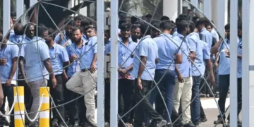 Strike at Samsung Chennai to continue as talks fail
