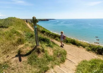 Spring warmth set to hit UK with higher temps than Madrid expected