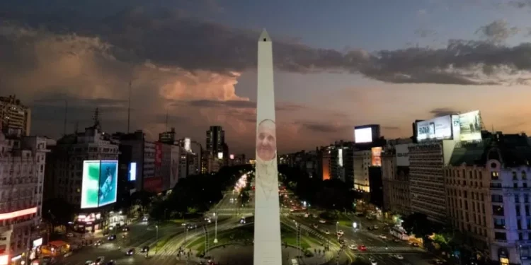 VOA Spanish: Argentina prays for Pope Francis