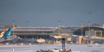 Toronto Crash Survivors Say Plane Flipped over Without Warning