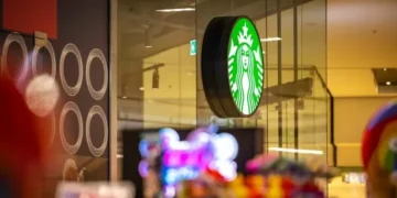 Man exposed himself in Starbucks and in front of schoolchildren but blamed ‘very short’ shorts