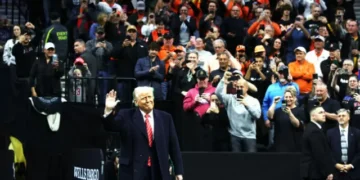 Trump Receives Thunderous Applause as He Arrives at NCAA Wrestling Championship