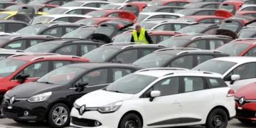 Trump slaps 25% tariff on auto imports, risking higher prices and trade war