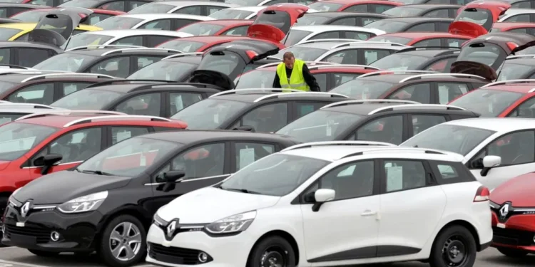 Trump slaps 25% tariff on auto imports, risking higher prices and trade war