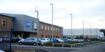 Corrupt officer leaked details from police computer for years