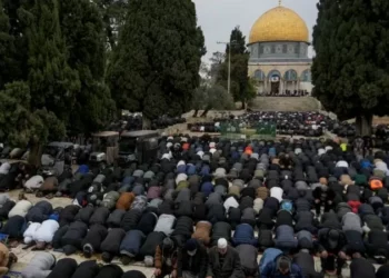 90,000 Palestinians attend first Friday prayers of Ramadan in Jerusalem