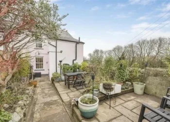 Inside quarryman’s cottage with amazing rural views and a ‘perfect location’