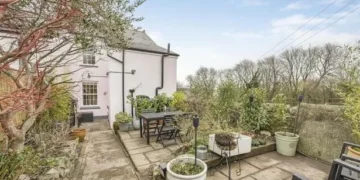 Inside quarryman’s cottage with amazing rural views and a ‘perfect location’