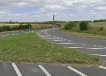 Young boy suffers very serious injuries in Skoda, Volvo and Peugeot crash