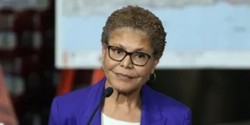 L.A. Times: Mayor Karen Bass Is Deleting Her Text Messages