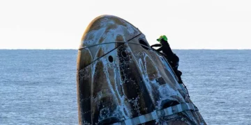 Rescued NASA Astronauts Splash Down in Gulf of America