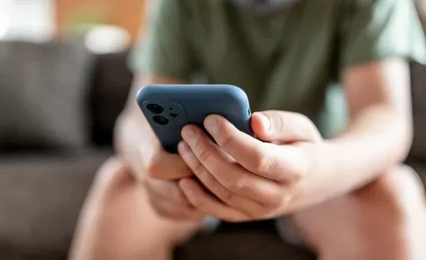 Total smartphone ban in Welsh schools ‘not the answer’