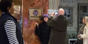 Climate Activists Vandalize Presidential Plaque at Trump Tower
