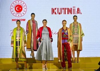 Traditional Turkish qutni fabric makes waves in Moscow