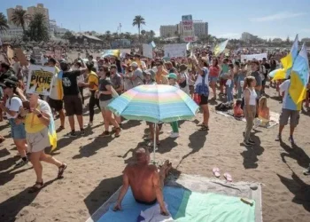 British tourists warned ‘don’t come’ as Tenerife is ‘on brink of collapse’