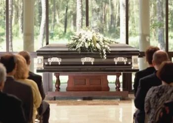 Plan for band of volunteer mourners to attend funerals of people without relatives