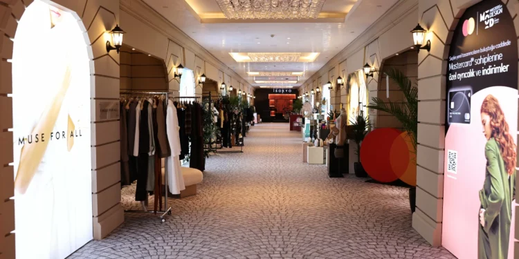 Turkish fashion designers shine on international stage