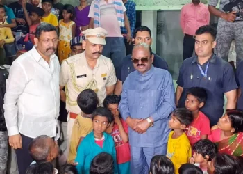 Murshidabad violence: Bengal Governor visits affected families in Malda