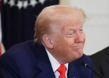 Donald Trump ‘looks embarrassed’ by woman’s reaction at White House meeting