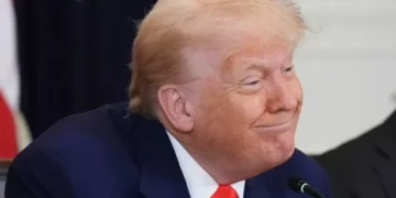 Donald Trump ‘looks embarrassed’ by woman’s reaction at White House meeting