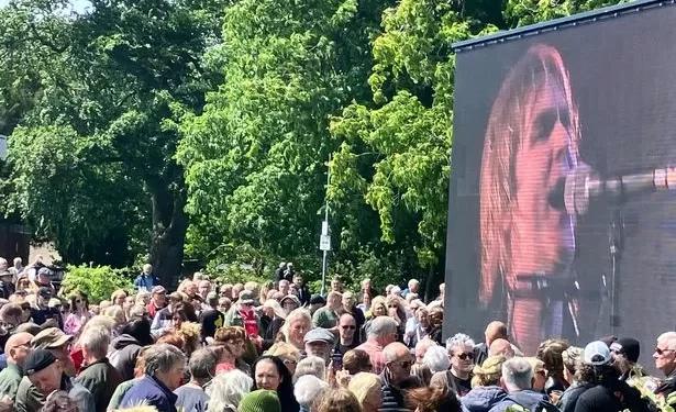 Funeral for Welsh musician Mike Peters ‘spot on perfect’, long-time friend says