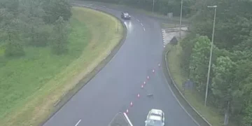 Strong wind and rain cause problems on M4 and other major routes