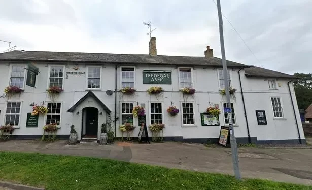 Pub forced to close as ‘ceiling collapsed’ in devastating fire