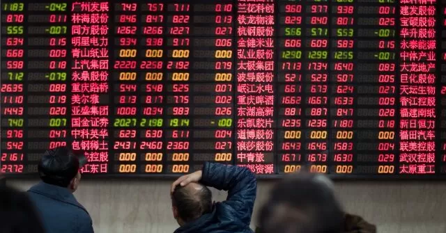 Pay Cuts and Layoffs Devastate Chinese Working Class, Prompting Deflation Panic