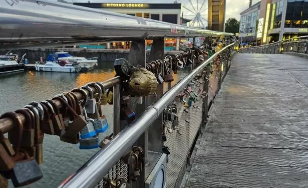 Tonnes of love locks to be removed from bridge