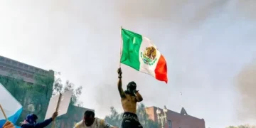 CNN: ‘Mexican Flag Has Become a Defining Symbol’ of Los Angeles Riots