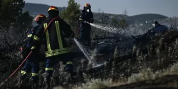Huge wildfire tearing through Greek island after three blazes combine