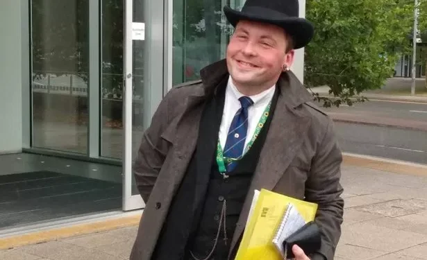 Councillor sent long ‘manipulative’ voice messages to teenage girl